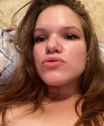 В моих объятиях ты найдешь уют и страсть, ласку и безудержное вожделение. Я знаю, как исполнить все твои сокровенные желания и фантазии. Мои услуги простираются от классики до экзотики, от массажа до ролевых игр. Забудь обо всем остальном, оставься только ты и я. У меня есть отличные отзывы, подтверждающие мою профессионализм и очарование. Смело просмотри мои фотографии и узнай, что такое истинное наслаждение. Жду тебя в Москве, чтобы наши встречи стали незабываемыми воспоминаниями. 😉🌸🔥 Александра